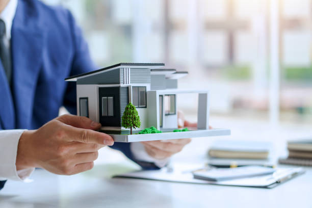 What is the difference between buy to let and holiday let?
